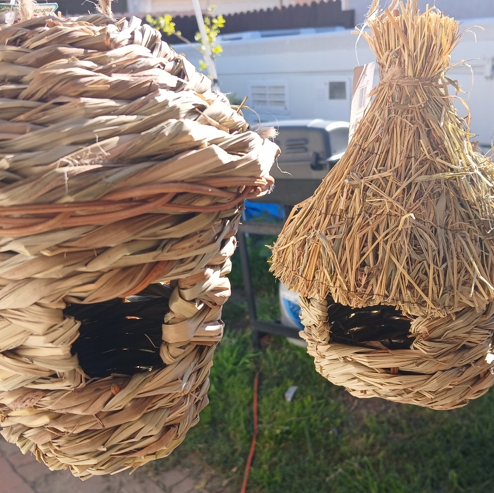2 pack straw bird house